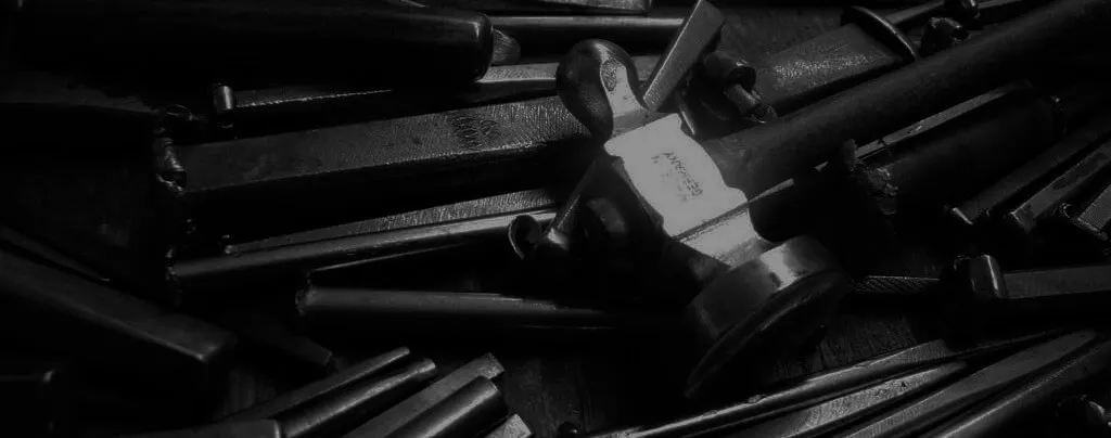 Dettaglio lavorazione argento